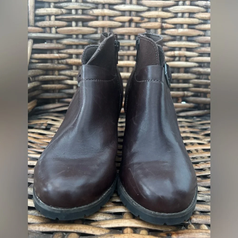 Clarks Women's Mission Parker Boot Size 8W Block Heel Brown Leather Suede Boho